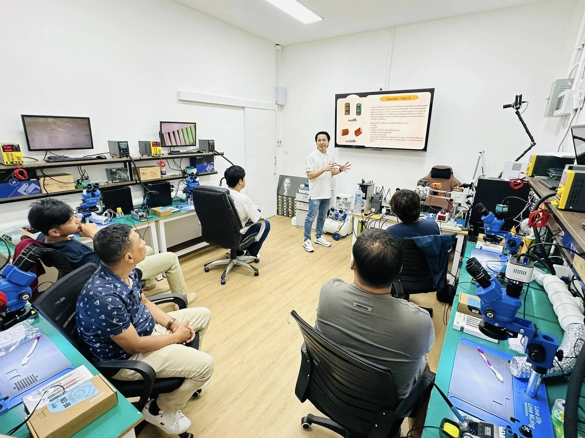 คอร์สซ่อมไอโฟน แอนดรอยด์ แบบกลุ่ม